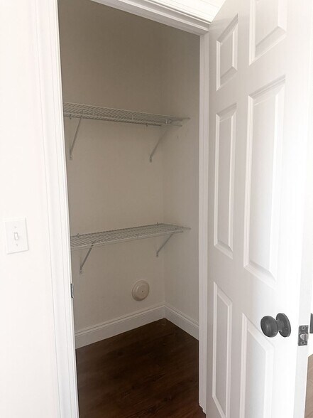 Building Photo - 3851 Longmore Ln