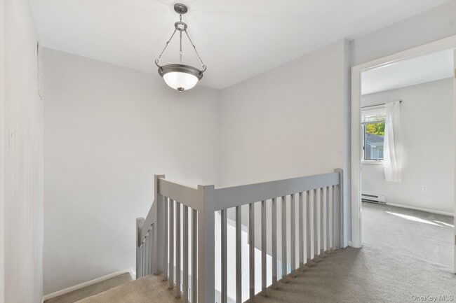 Building Photo - 56 Krystal Dr