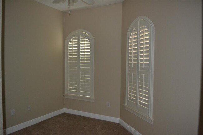 Building Photo - 461 Sanford Ave