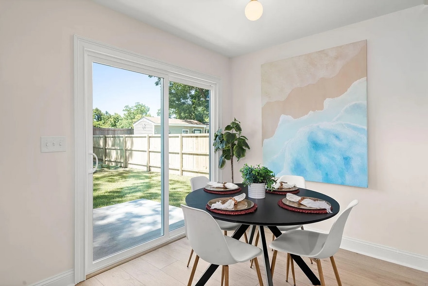 Building Photo - 929 Battery Ave