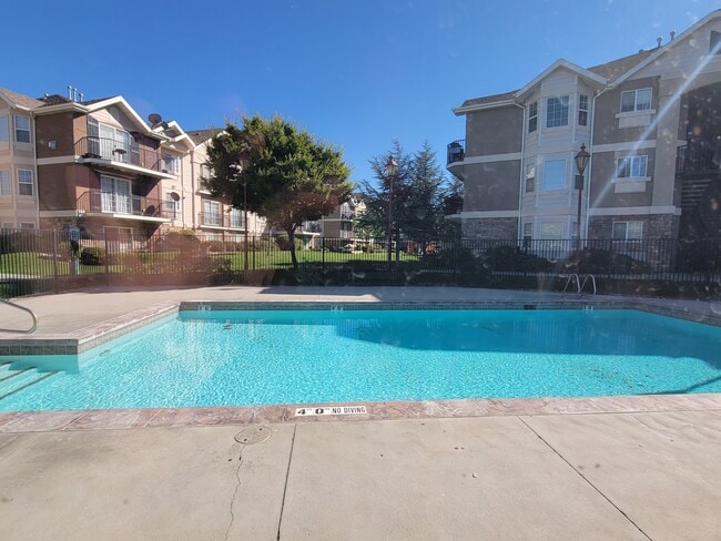 Building Photo - 3969 Romney Park Dr