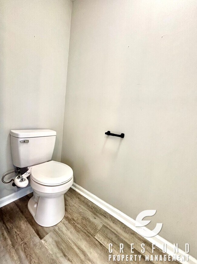 Building Photo - Located 20 minutes from Ft. Bragg! 3 Bed, 2 Bath - READY FOR MOVE IN TODAY!