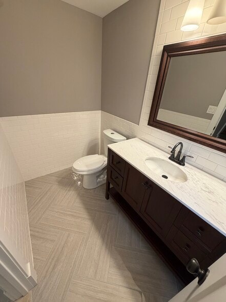 Building Photo - 704 Briarwood Ter