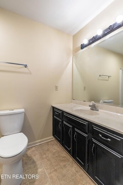 Building Photo - 1405 Wenlock Rd