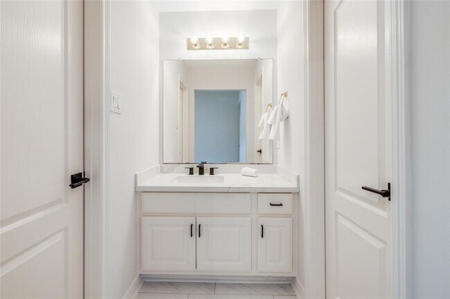 Building Photo - 5706 Cielio Bay Ct