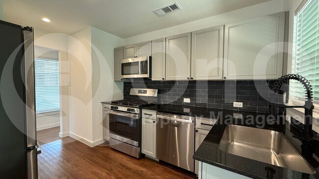 Building Photo - 9351 Angora St