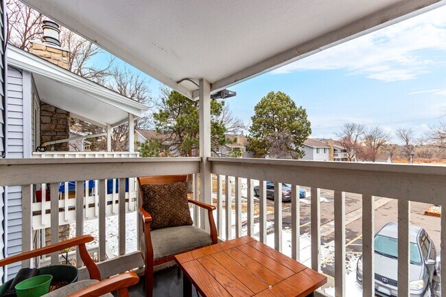 Building Photo - Beautiful 2 Bedroom Condo Across from Aurora Medical Center