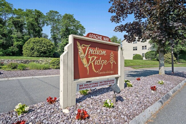 Building Photo - 98 Apache Way