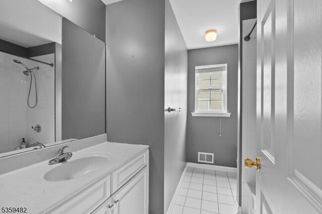 Building Photo - 13 Goldstar Dr