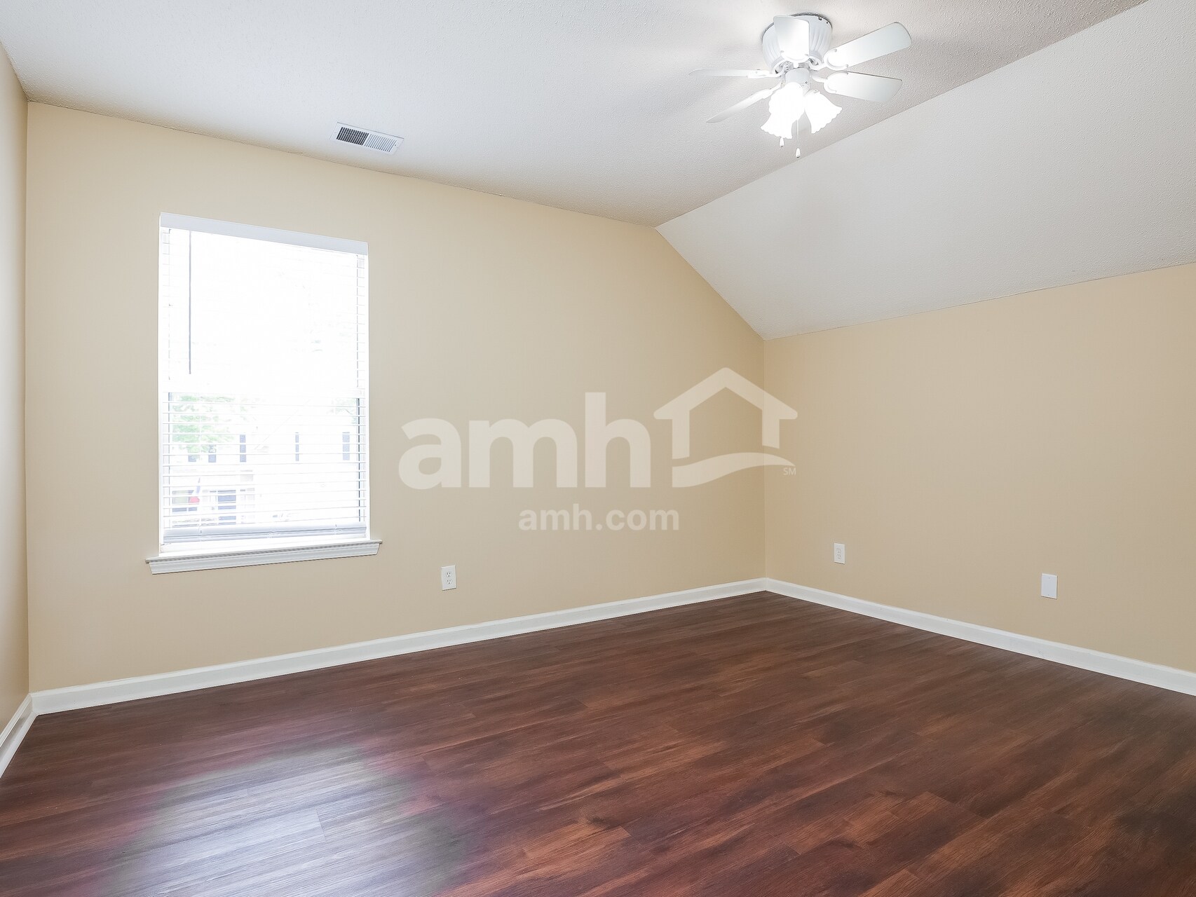 Building Photo - 194 Stoney Xing