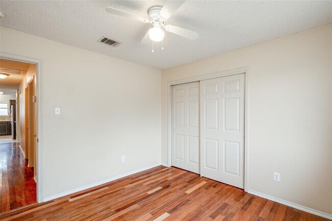 Building Photo - 3807 Eagles Nest St