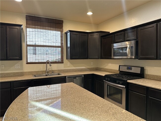 Building Photo - 10 Tribute Peak Way