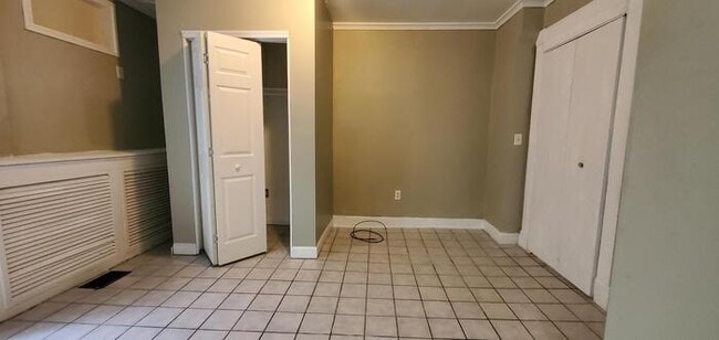 Building Photo - 201 S Broadway St