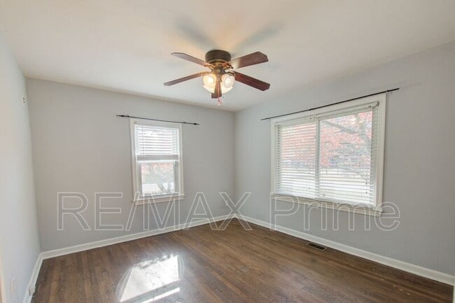 Building Photo - 200 Cynthia Dr