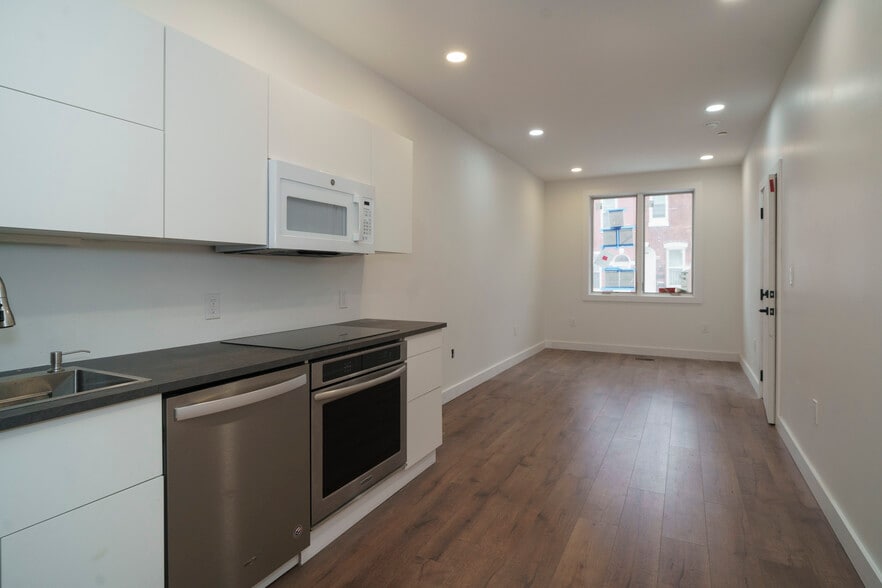 kitchen looking towards 5th St - 1919 N 5th St