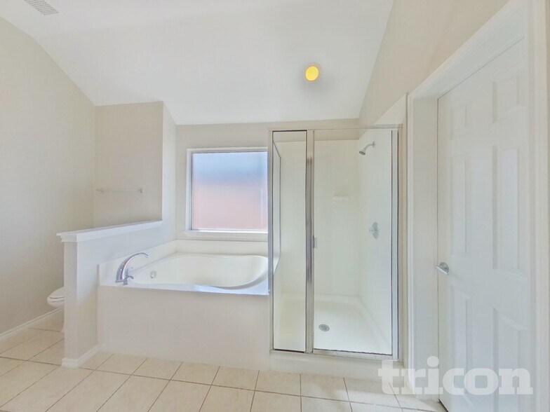 Building Photo - 9705 Gallatin Ln