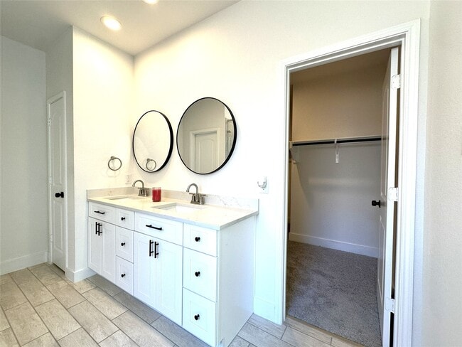 Building Photo - 14380 Zion Gate Crossing