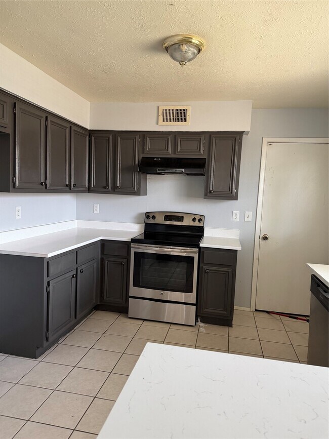 Building Photo - 22726 Leedstown Ln