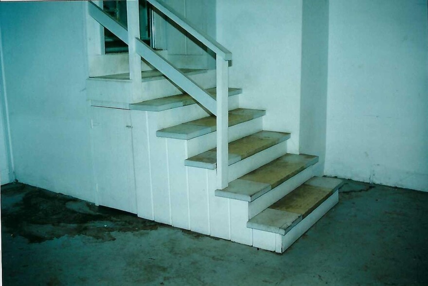 Building Photo - 2800 Roosevelt Ave