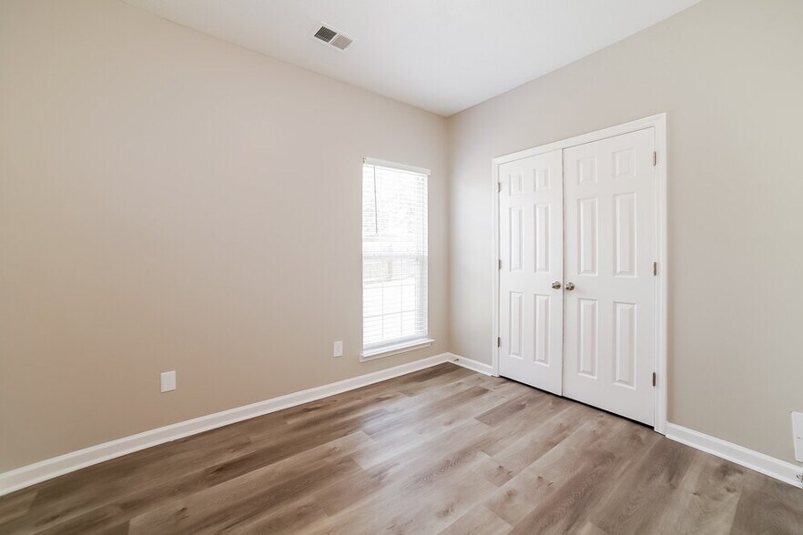 Building Photo - 2477 Torrington Way
