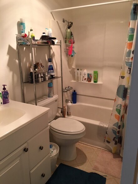 full bath downstairs - 2619 Etna St