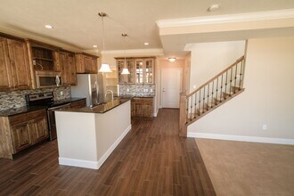 Building Photo - Italian Villages | 3- Bedroom Townhome