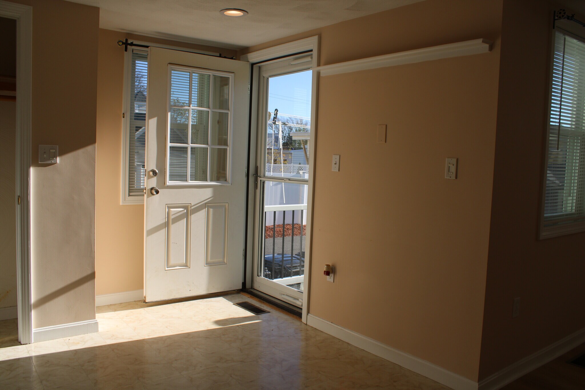 Building Photo - 42 Preston Rd