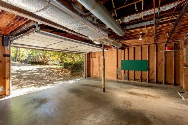 Building Photo - Contemporary East Cobb Home in Pope School...