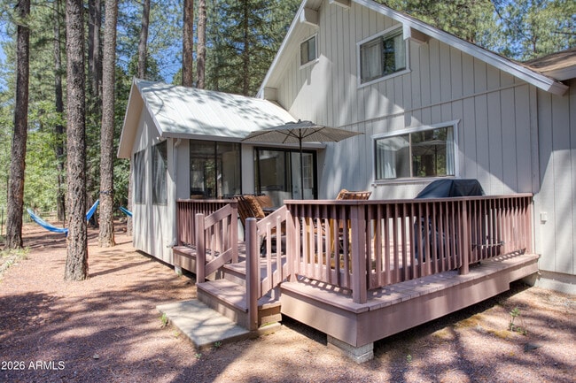Building Photo - 7897 Country Club Dr