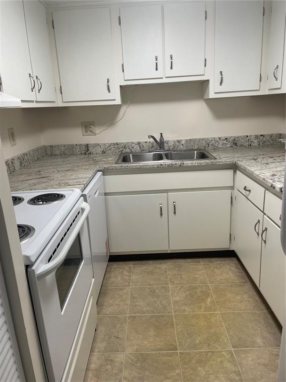 Building Photo - 7701 Starkey Rd