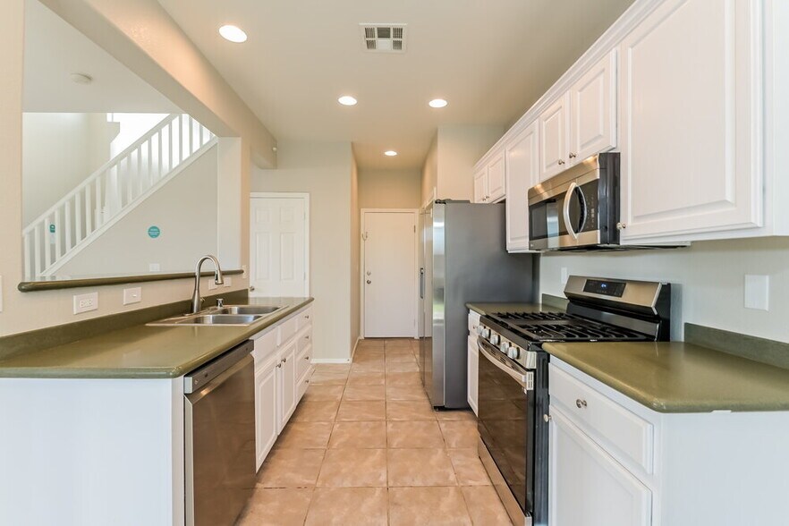 Building Photo - 500 Blushing Maple St