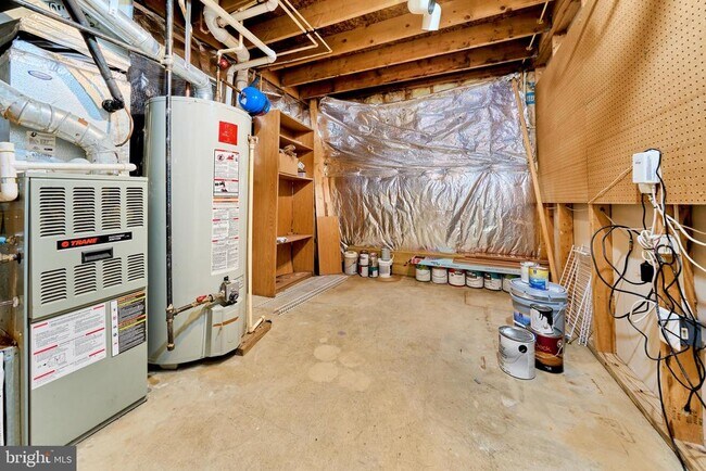 Building Photo - 685 Springhouse Square SE