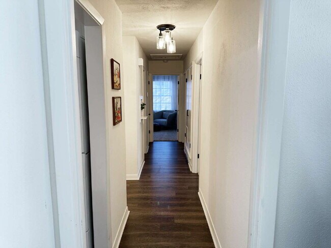 Building Photo - "Adorable 3-Bed Home with Modern Updates, Classic Charm and a Spacious Backyard Retreat!"