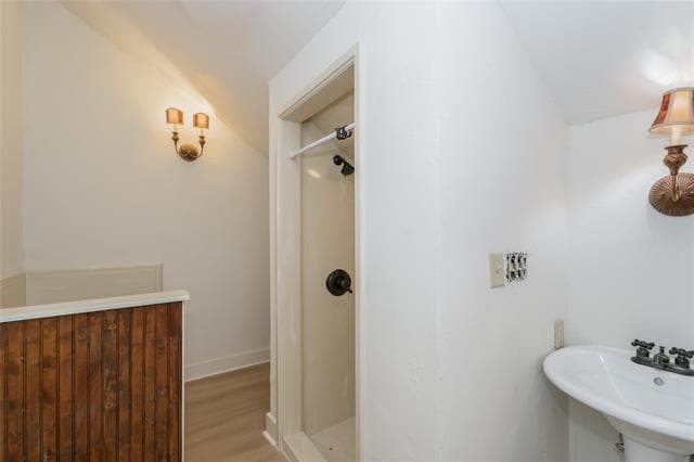 Building Photo - 201 E Pecan St