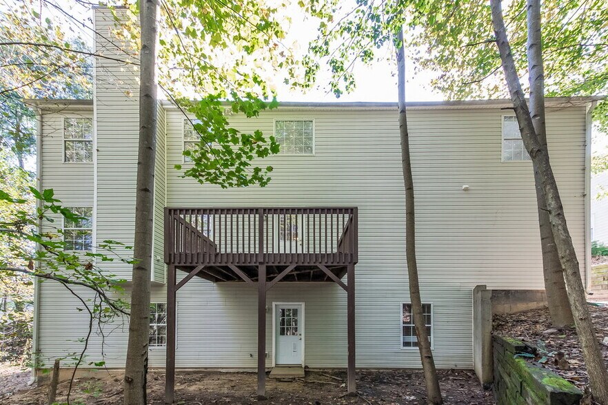 Building Photo - 2790 Meridian Dr