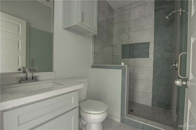 Building Photo - 907 Hidden Hls St
