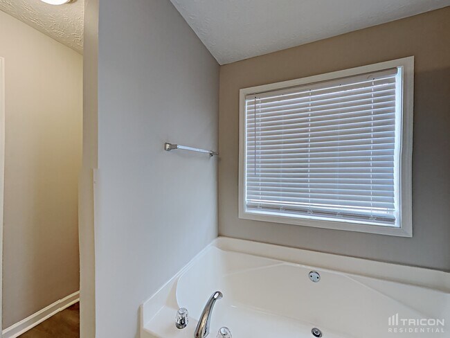 Building Photo - 190 Aspen Forest Dr
