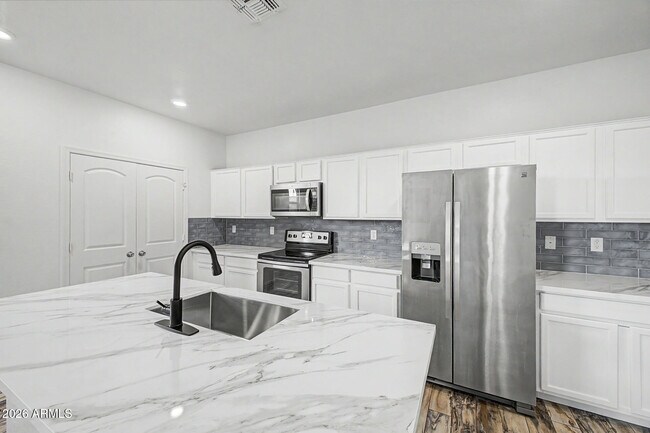Building Photo - 16664 W Jenan Dr