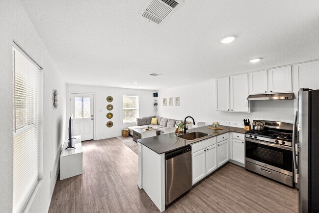 Building Photo - Where Modern Style, Cozy Living, and Effortless Comfort Come Together Perfectly