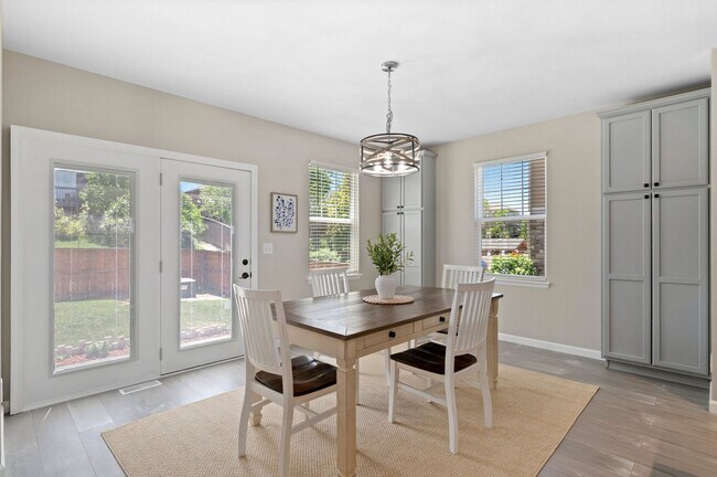Building Photo - 4 Bed 3.5 Bath home in Tollgate Crossing
