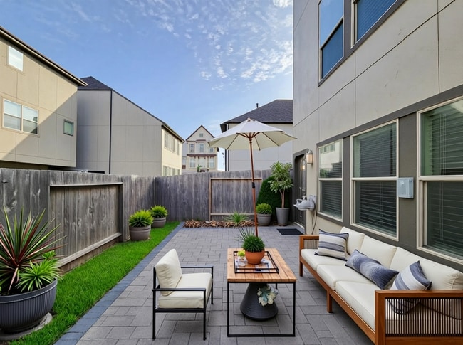 Building Photo - A stunning 4-story home perfectly situated in the heart of Spring Branch!