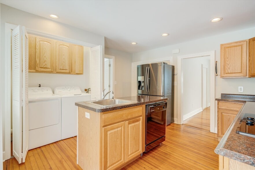 Building Photo - 6 Orchard St