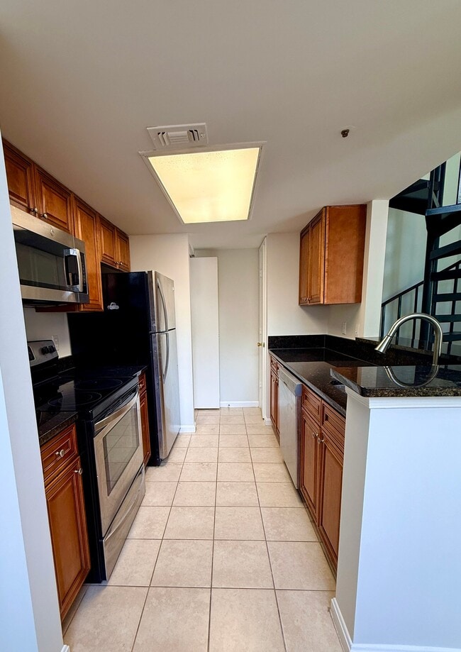 Building Photo - 10520 Beacon Ridge Dr