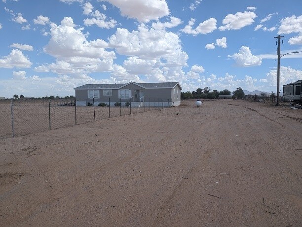 Building Photo - 50559 W Esch Trail