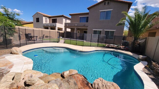 Building Photo - Gorgeous 5 Bedroom 3.5 Bath Stetson Valley...