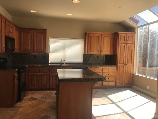 Building Photo - 14 Calella