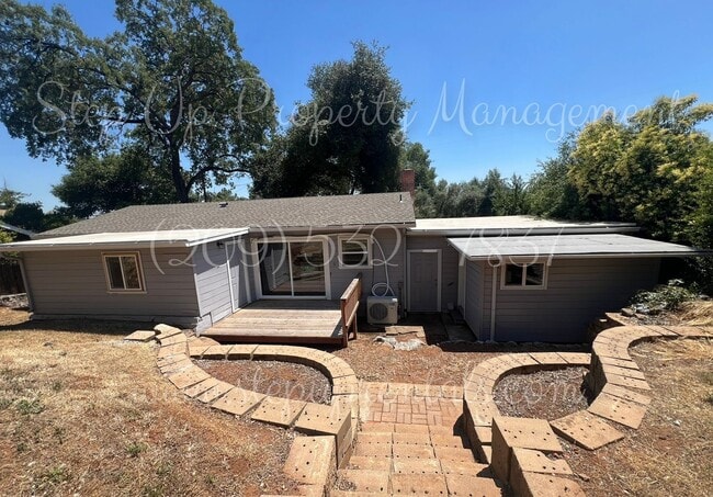 Building Photo - Updated 2-Bed, 2-Bath Home with Bonus Room...