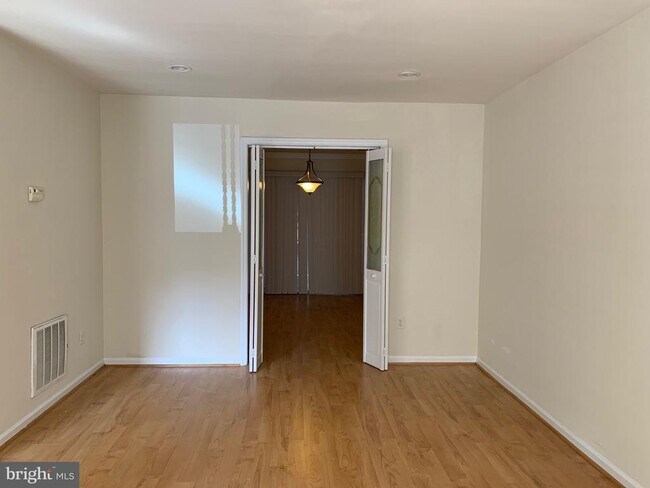 Building Photo - 8200 Aspen Glen Ct