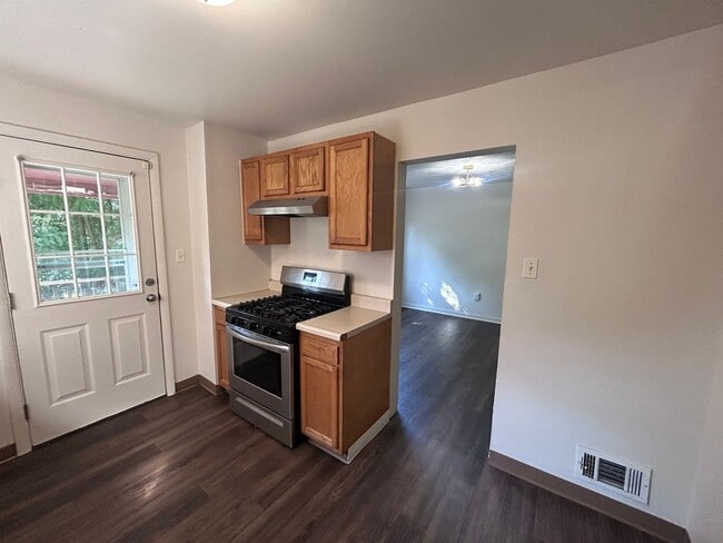 Building Photo - 3 Bedroom Single Family Home (Perry Hilltop)