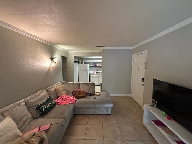 Primary Photo - Creekside Villas A4
